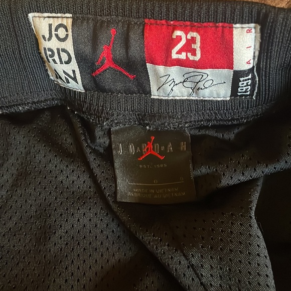 Jordan Shorts Size Large - Picture 3 of 3